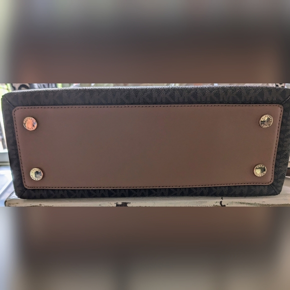 MICHAEL KORS Lori Medium Logo Satchel - Picture 2 of 9